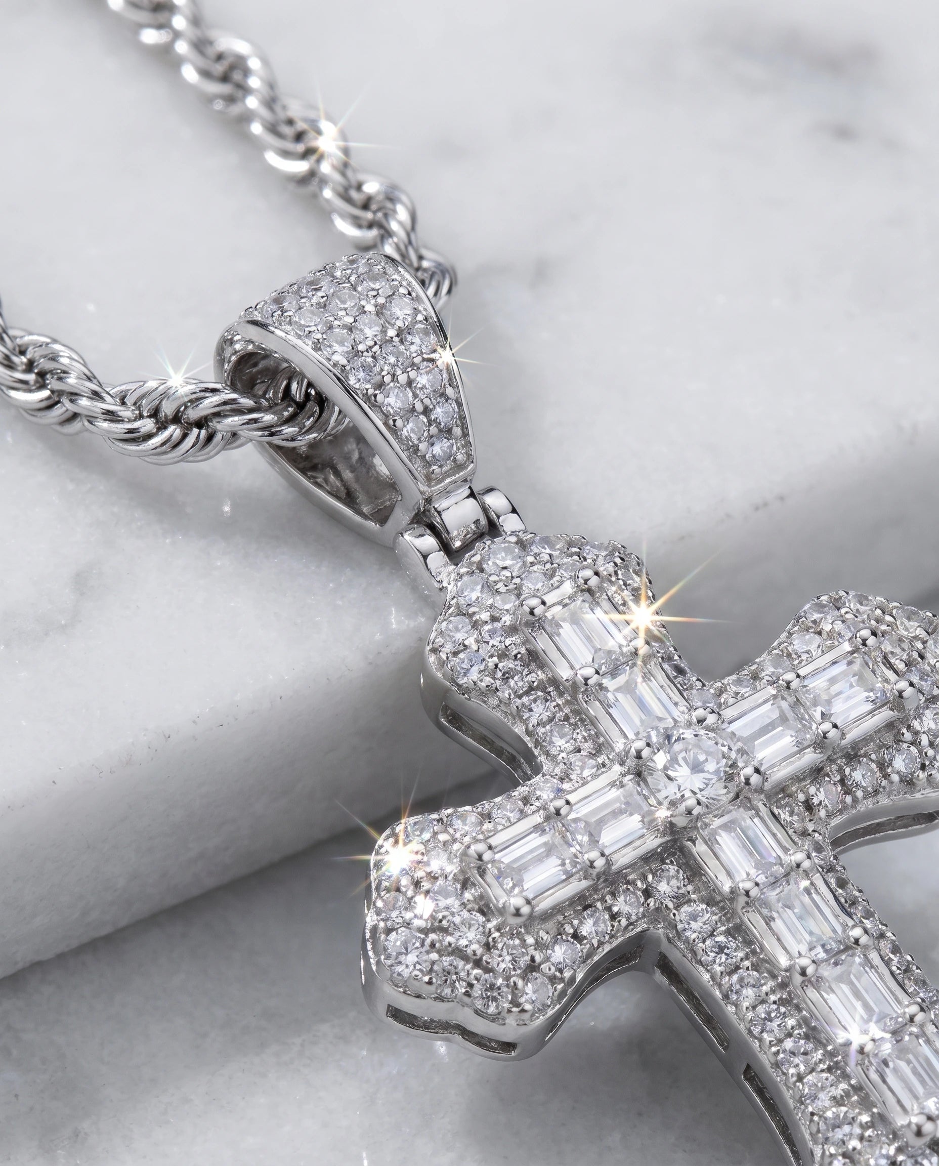 CROSS PENDANT - WHITE GOLD